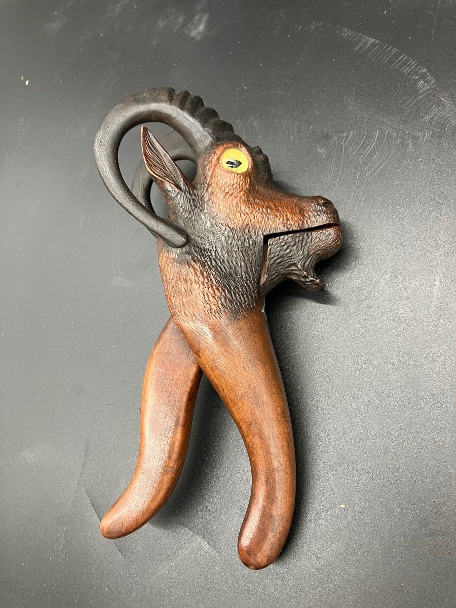 Black Forest Ibex Nutcracker-photo-3