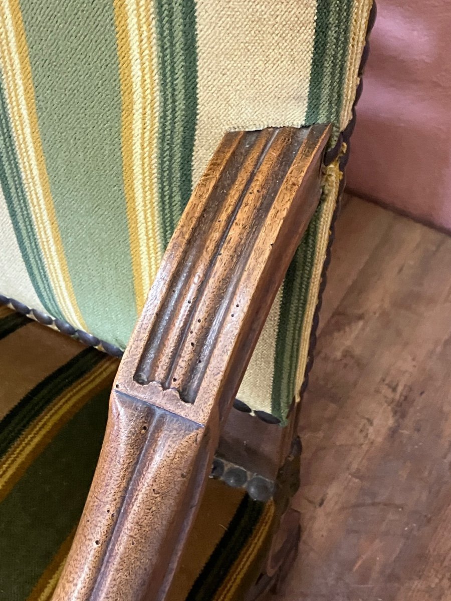 Paire De Fauteuils Louis XIV En Noyer-photo-2