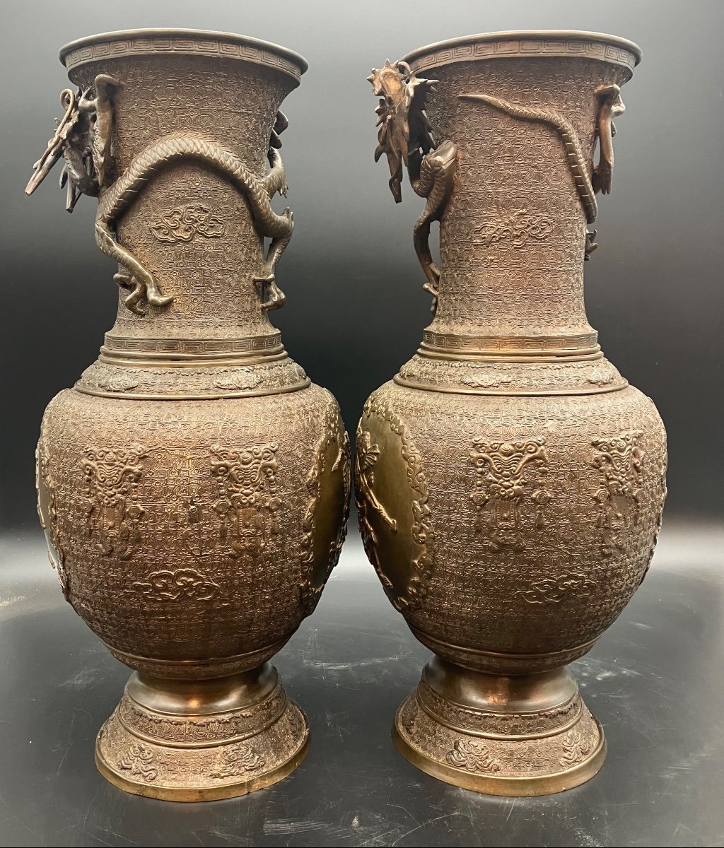 Pair Of Large Indochinese Bronze Vases With Fantastic Animals Dragons -photo-5