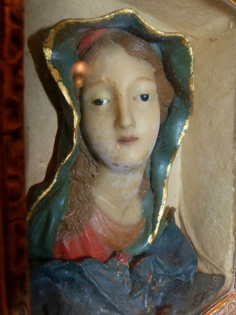 Bust Wax Virgin Mary In The Box With Golden Frame, 19 ° S.-photo-1