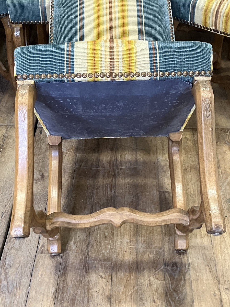 Série de 8 chaises capitonnées en hêtre de style Louis XIV-photo-7