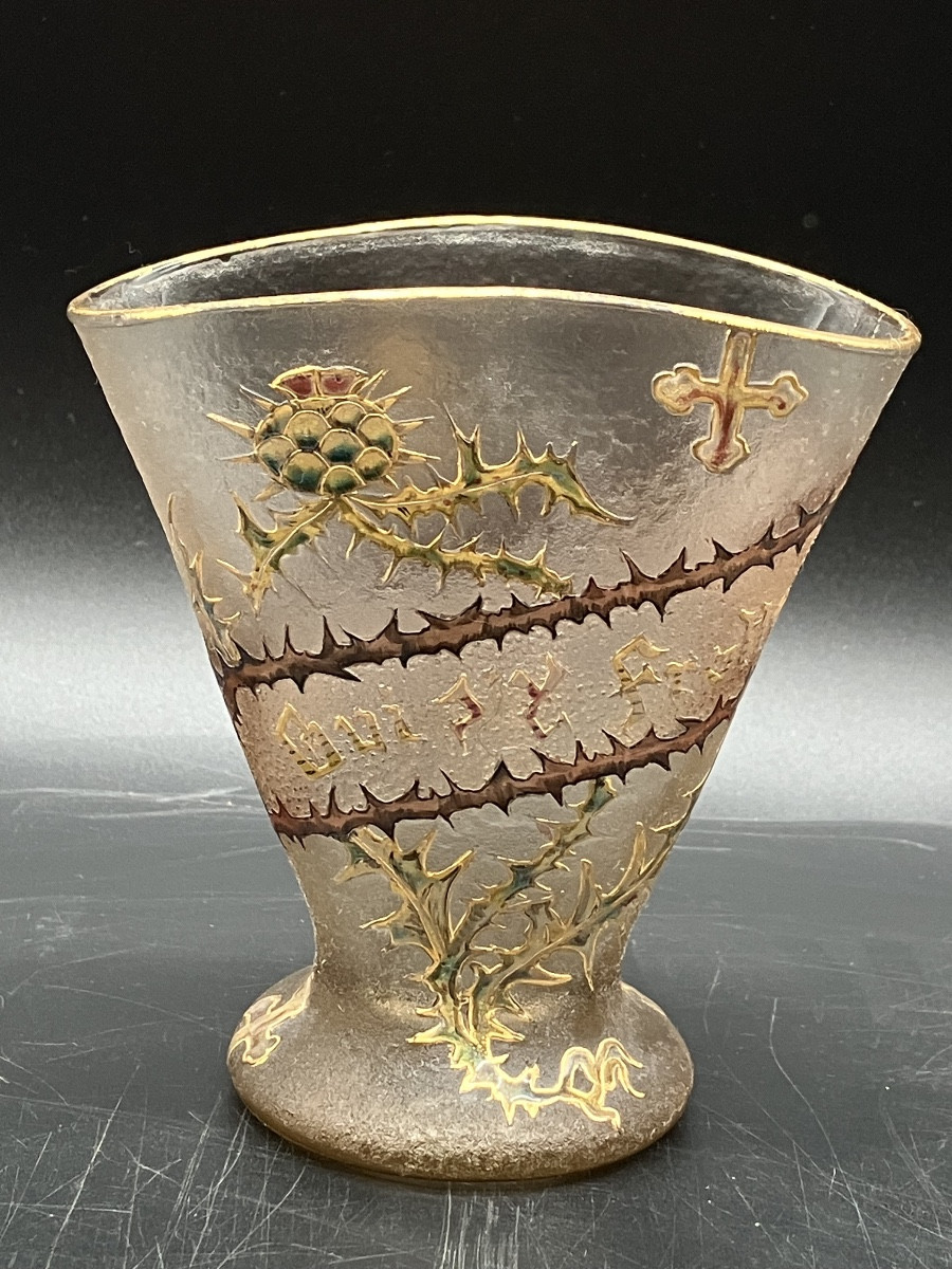 Daum Nancy Art Nouveau Vase With The Motto "whoever Rubs Against It Gets Pricked" Cross Of Lorraine And Thistle