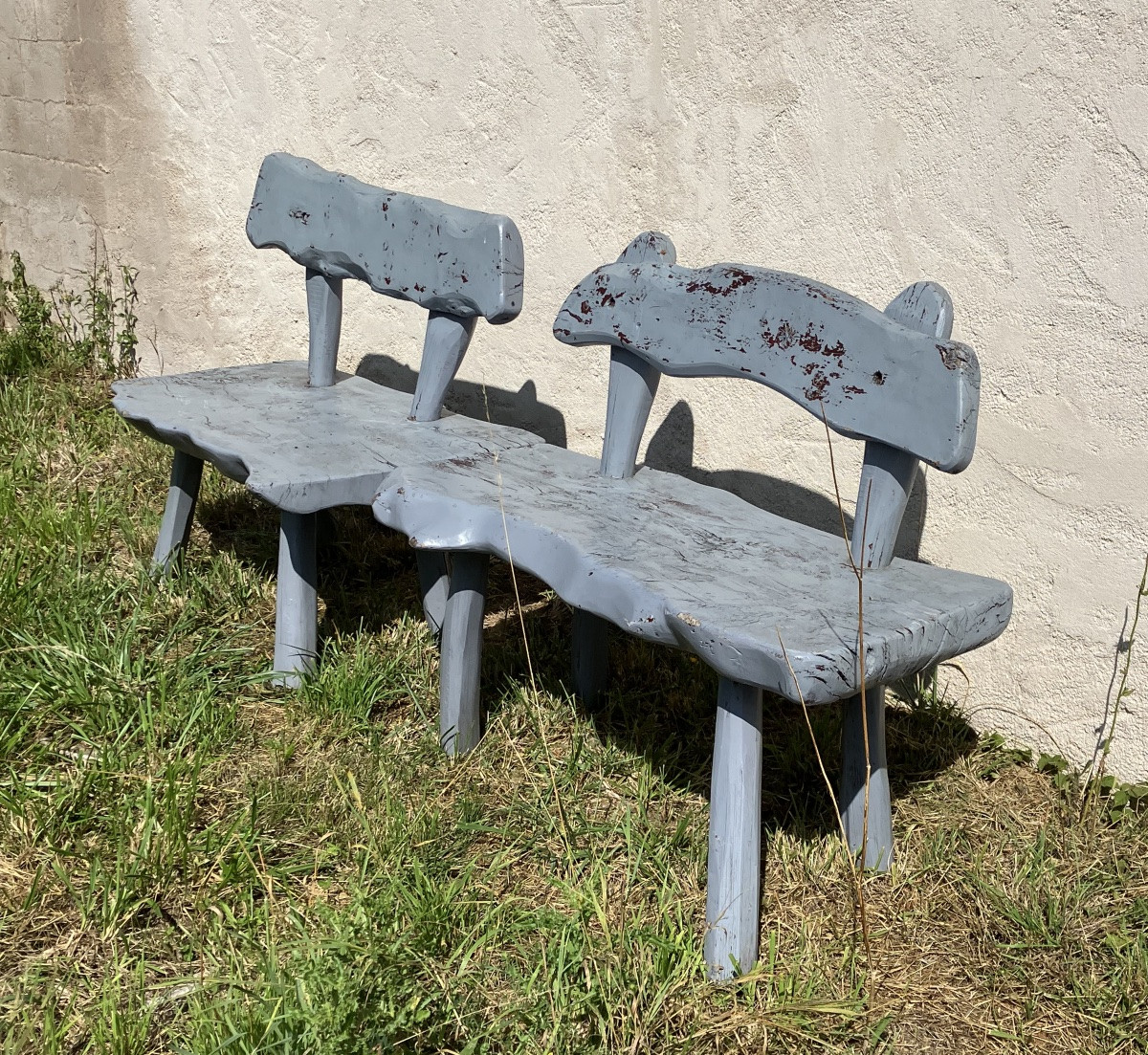Paire de bancs brutalistes en bois peint jardin-photo-2