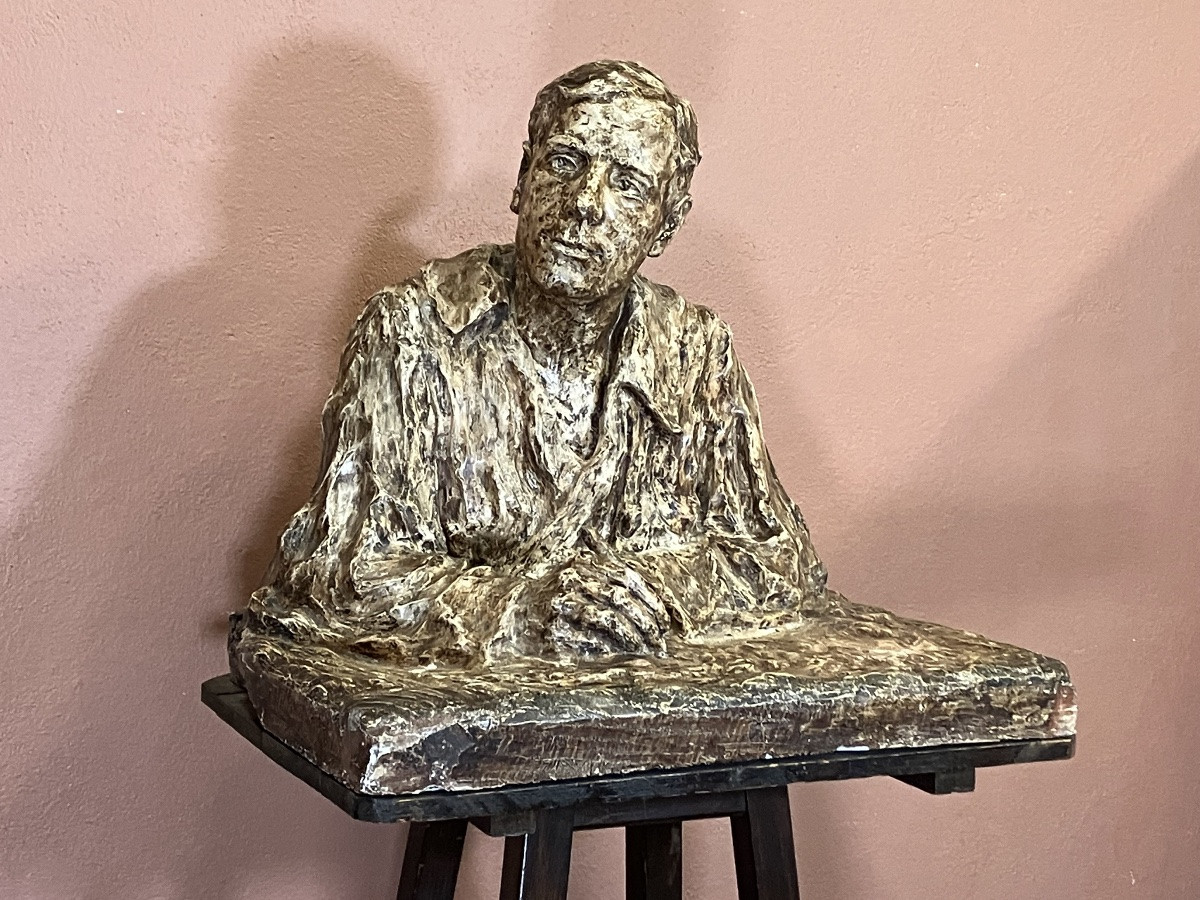 Patinated Plaster Bust Of A Writer On His Sculptor's Stand. Signed Marie Anne Lafaurie, 1906.-photo-2