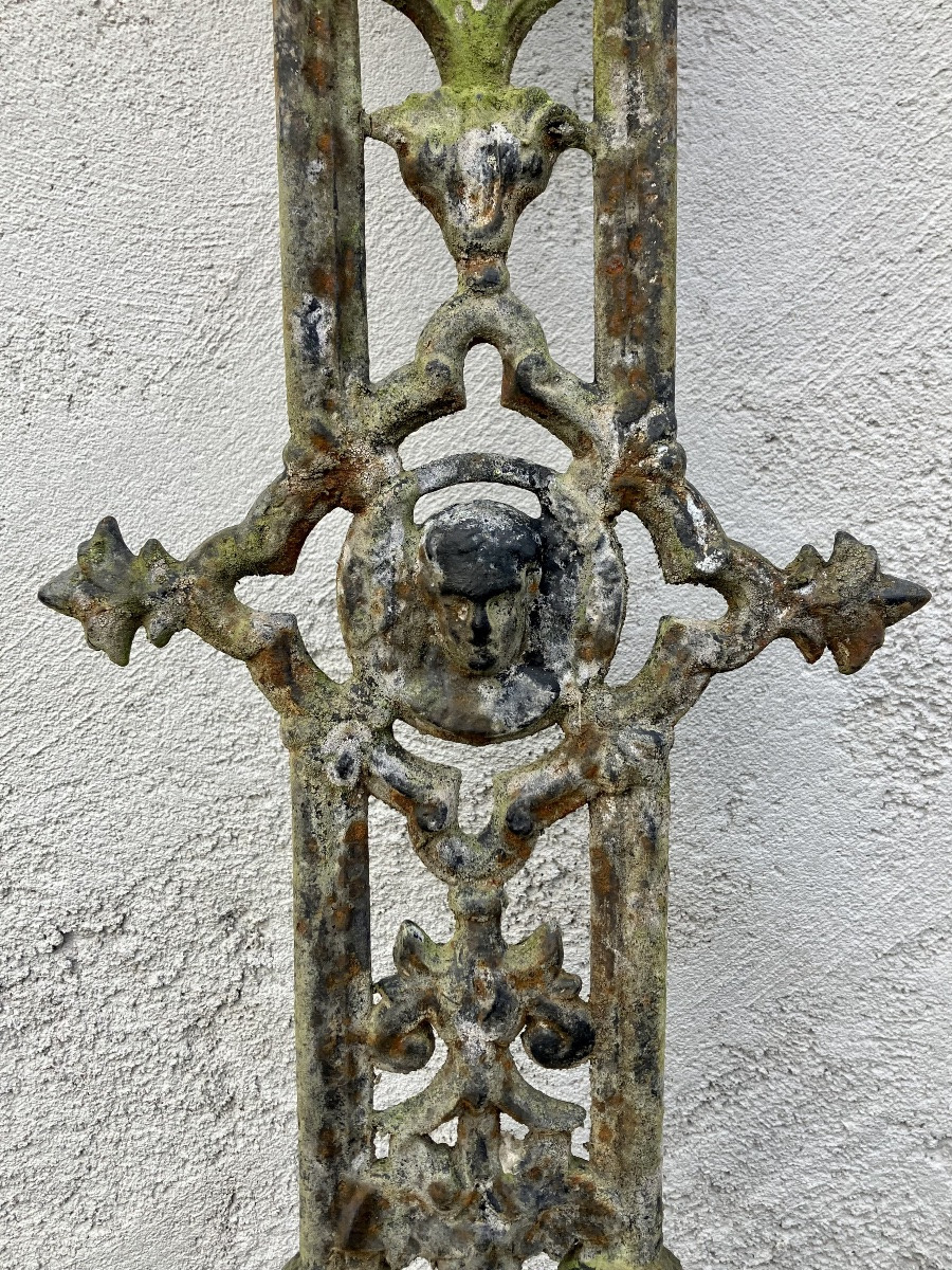 Croix de cimetière en fonte aux 4 évangiles double face 19ème siècle-photo-1