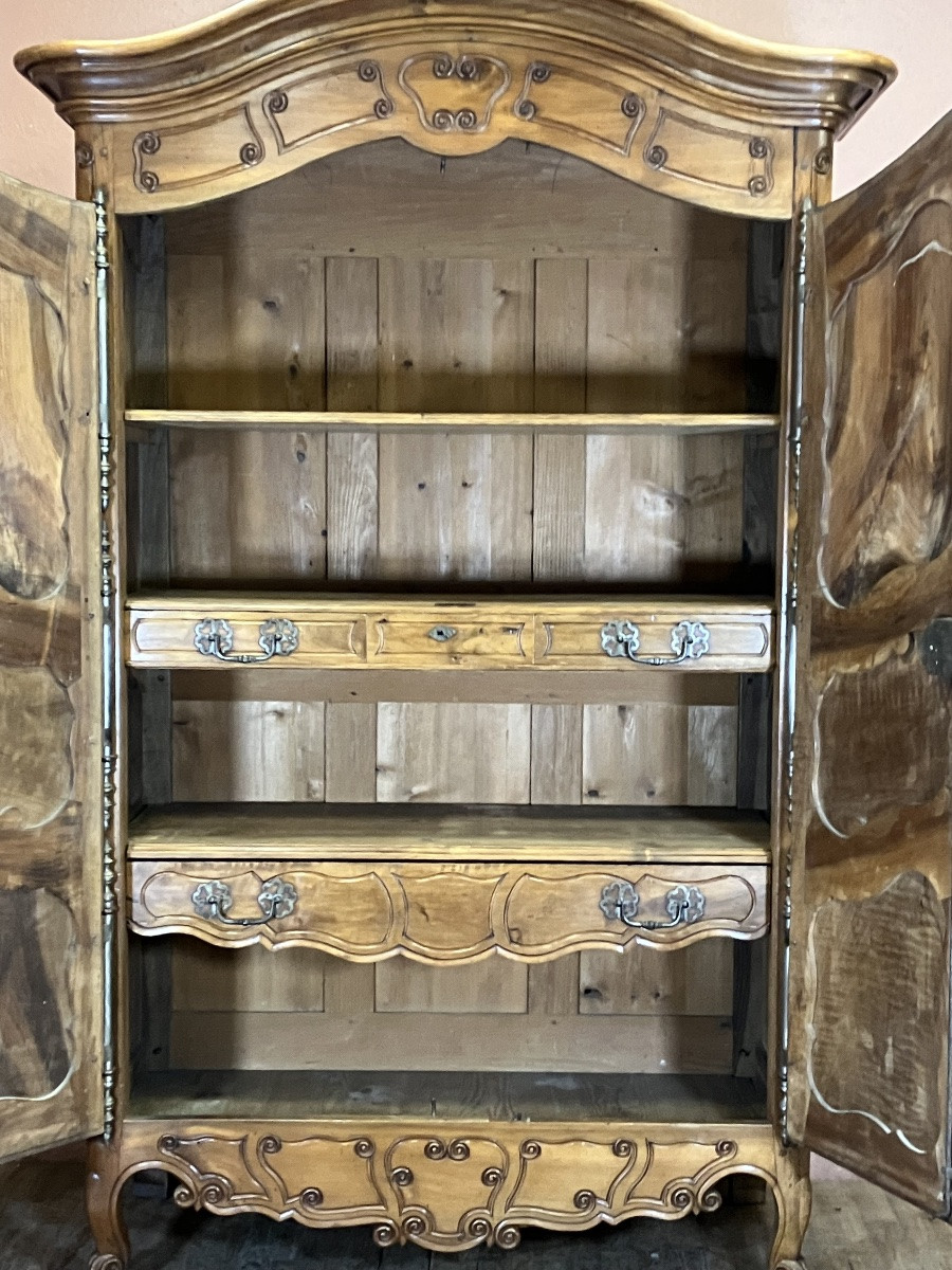 Armoire provençale  en noyer de Fourques XVIIIème Louis XV Arles-photo-4