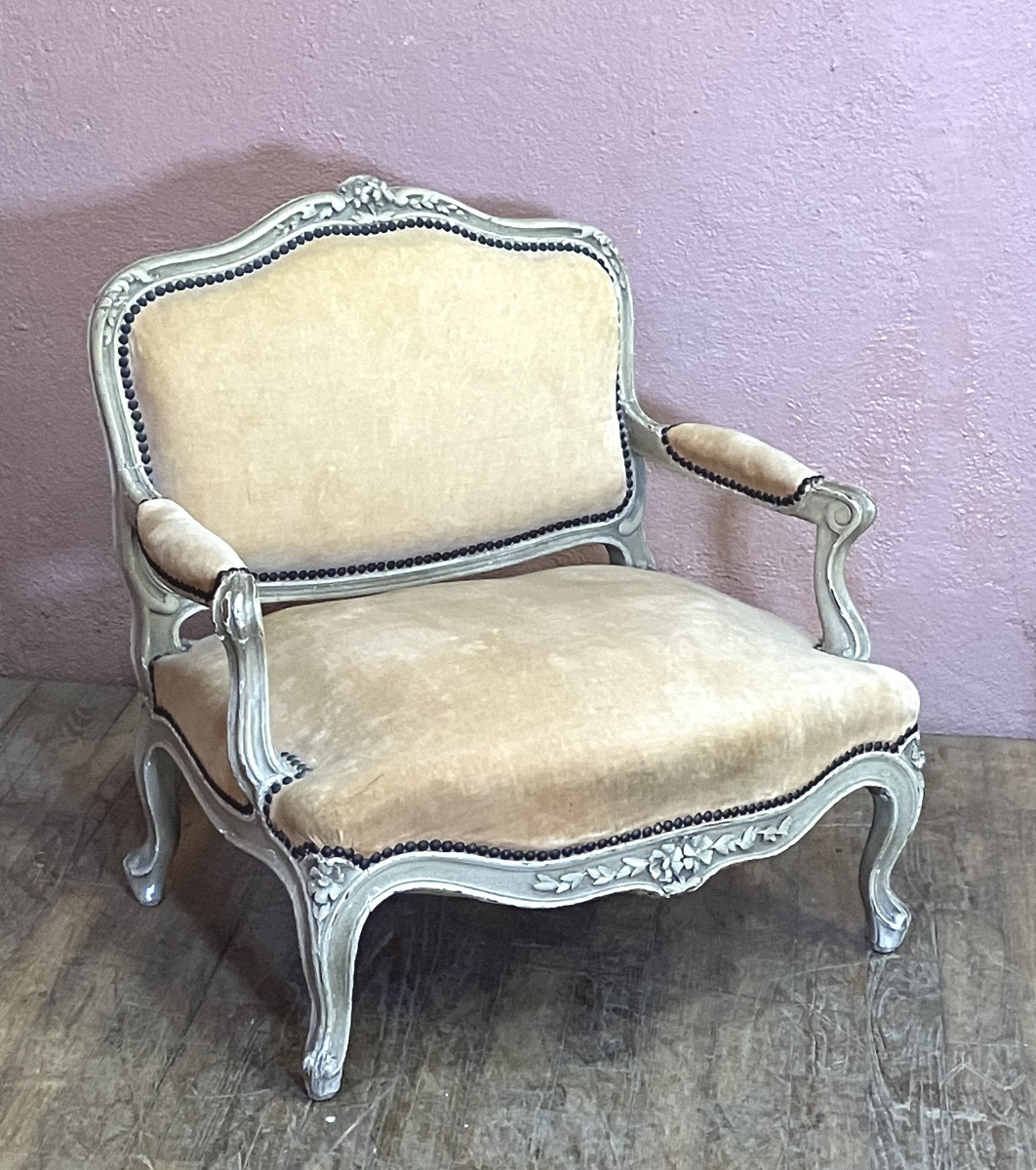 Marquise basse Chauffeuse style Louis XV pour devant de feu ou chien ou chat