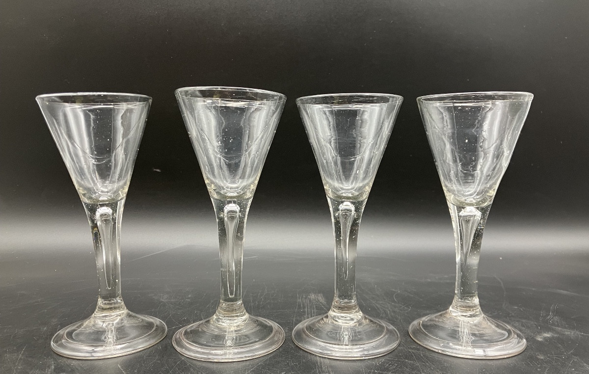 Rare série de 4 verres XVIII ème Hauteur 16 cm