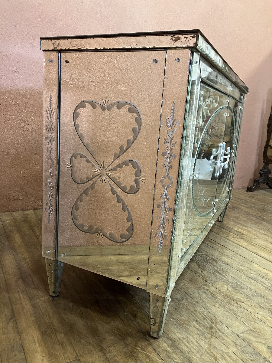 Venetian Style Chest Of Drawers With Engraved Mirrored Doors. Sideboard With Mirrors. -photo-8