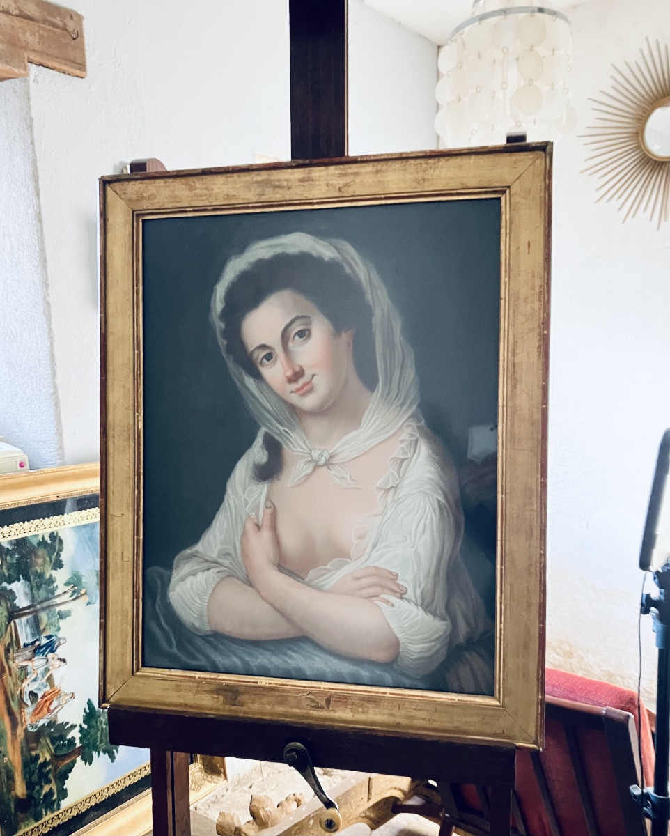 Portrait féminin au Pastel début XIXème siècle Jeune femme partiellement dénudée