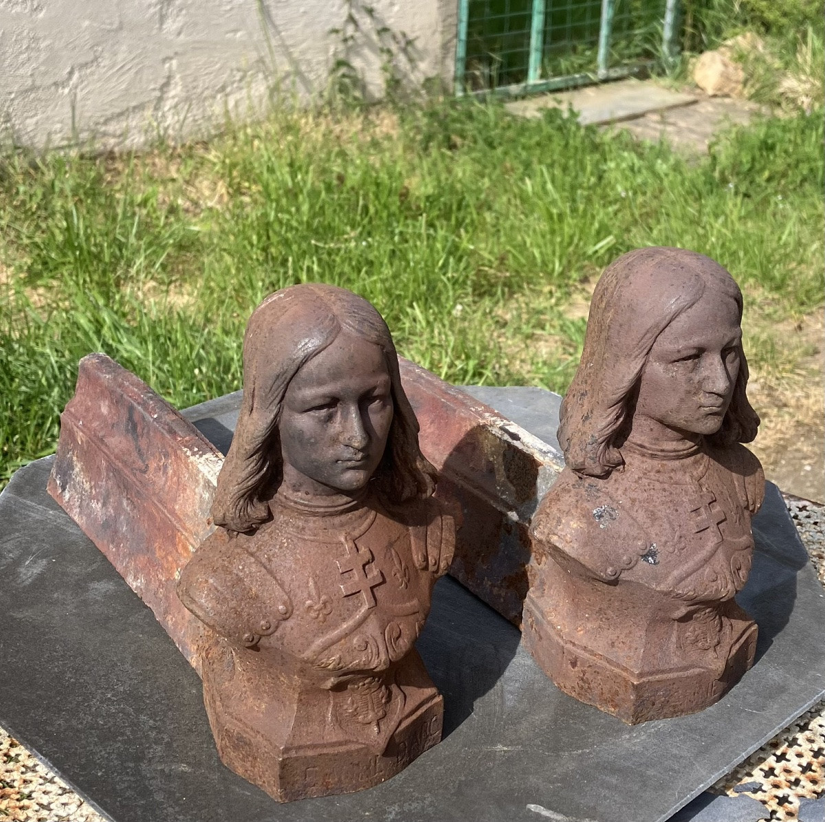 Paire de chenets en fonte Jeanne d'Arc époque XIXème-photo-2