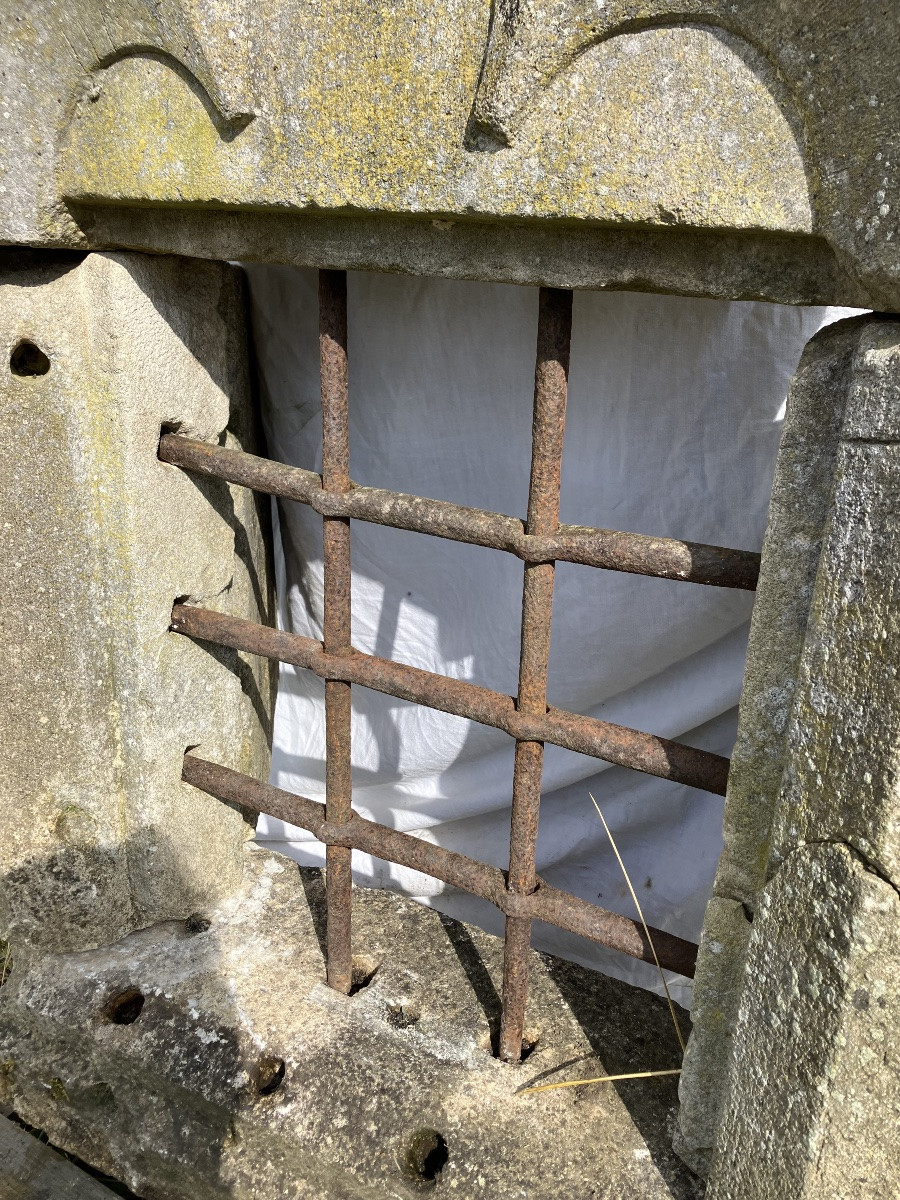 Gothic Limestone Window Wrought-iron Grille-photo-3