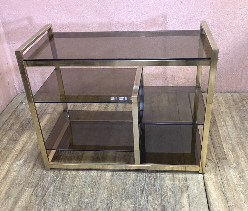 Etagère desserte dlg Pierre Vandel en laiton doré et verre fumé années 70 Table de milieu-photo-2