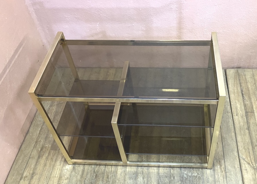 Etagère desserte dlg Pierre Vandel en laiton doré et verre fumé années 70 Table de milieu-photo-7