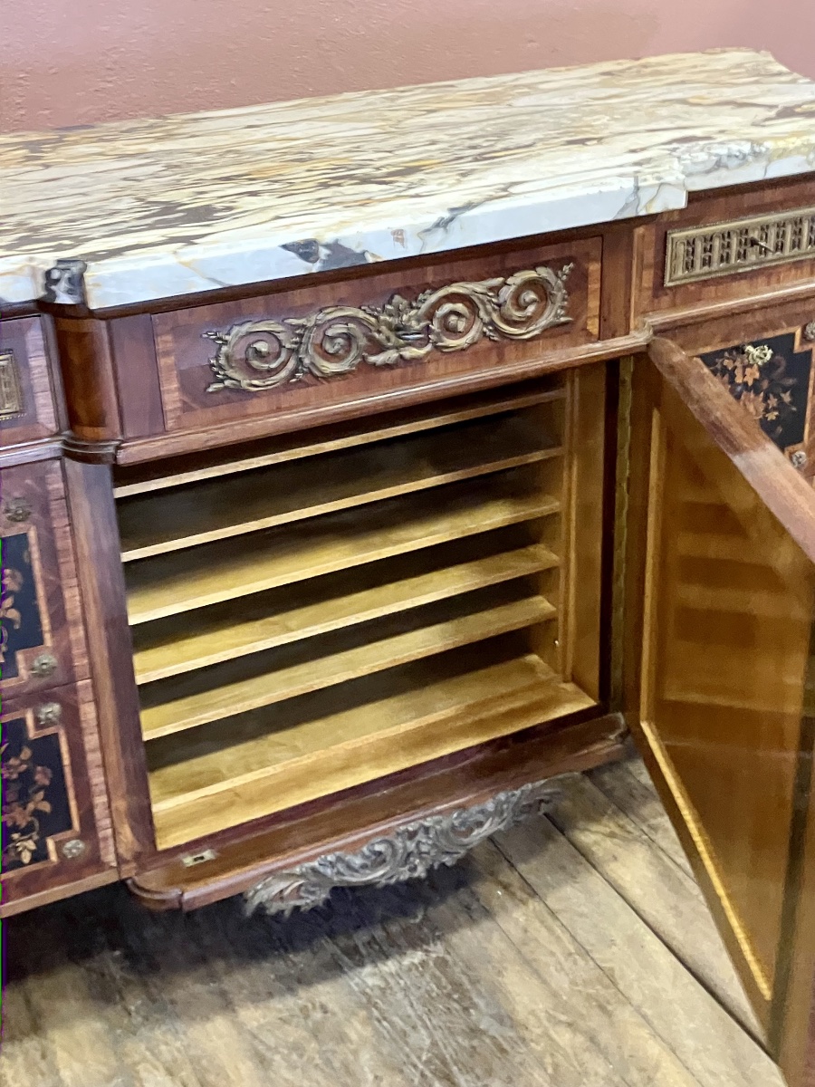 Importante Commode à la manière de Riesner Louis XVI époque XIXème marqueterie bronzes Chateau-photo-2