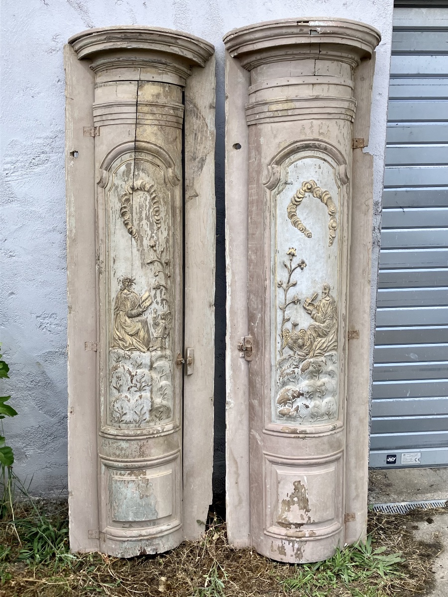 Paire de placard de boiserie 18ème laqué et doré Saint Jean et Saint Matthieu Religieux