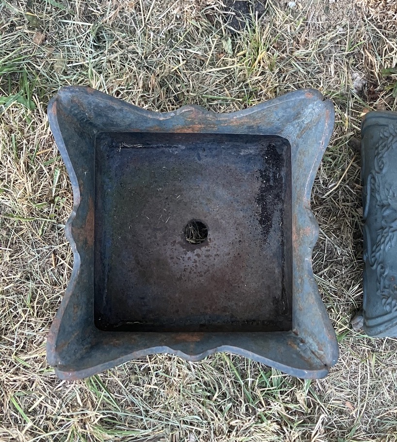 Cast-iron Garden Ornaments: Art Nouveau Planters And Flower Pots-photo-3