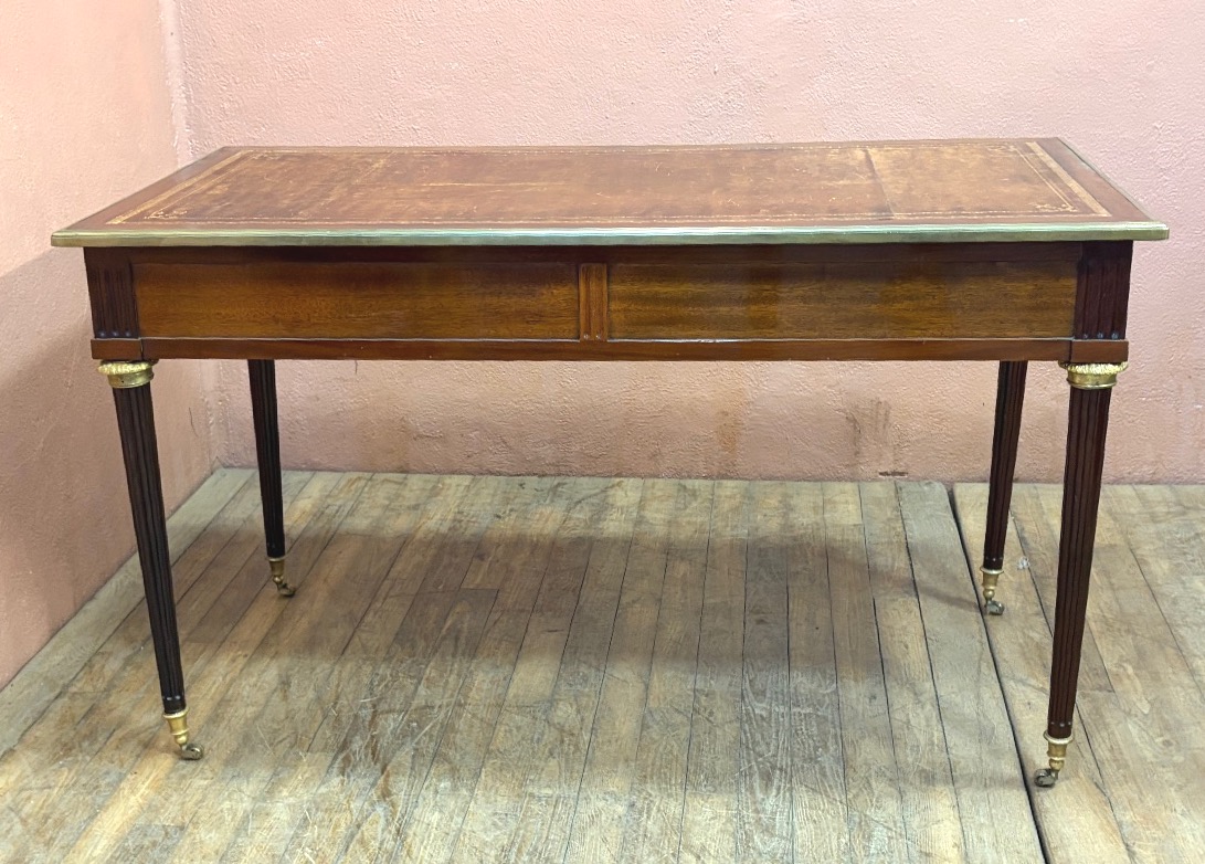 Bureau plat Louis XVI en acajou -photo-7