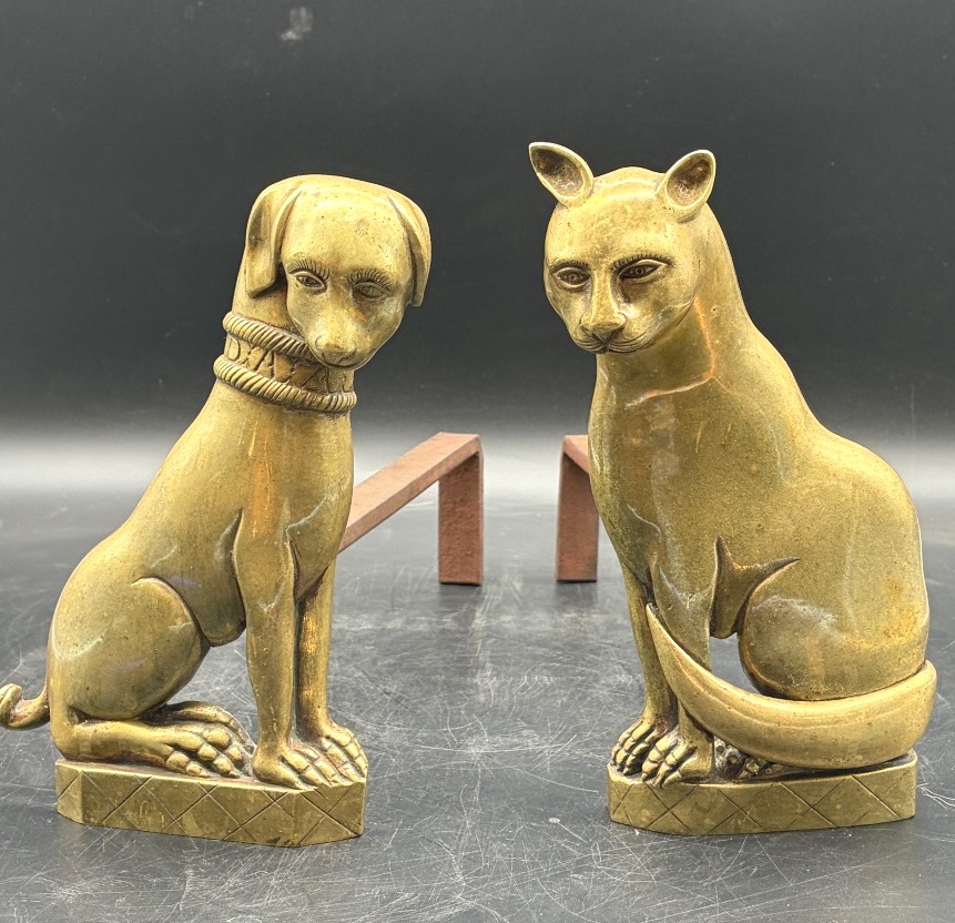 Paire de chenets animaliers chien et chat en bronze néo Renaissance 