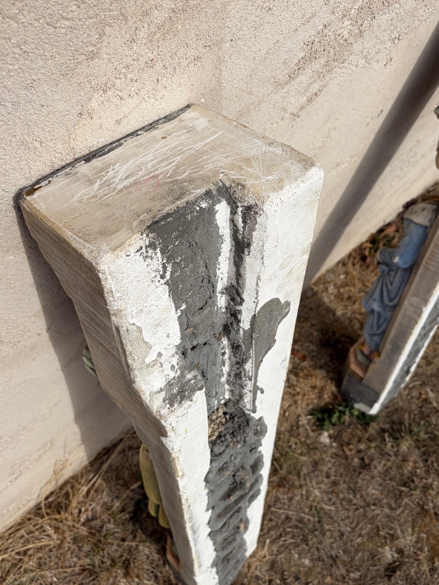 Pair Of Neo-gothic Fireplace Jambs Made Of Polychrome Limestone -photo-6