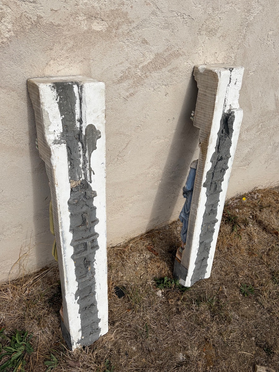 Pair Of Neo-gothic Fireplace Jambs Made Of Polychrome Limestone -photo-8