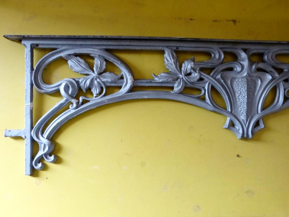 Hector Guimard: Two Cast Iron Window Supports From Saint Dizier Foundry-photo-2