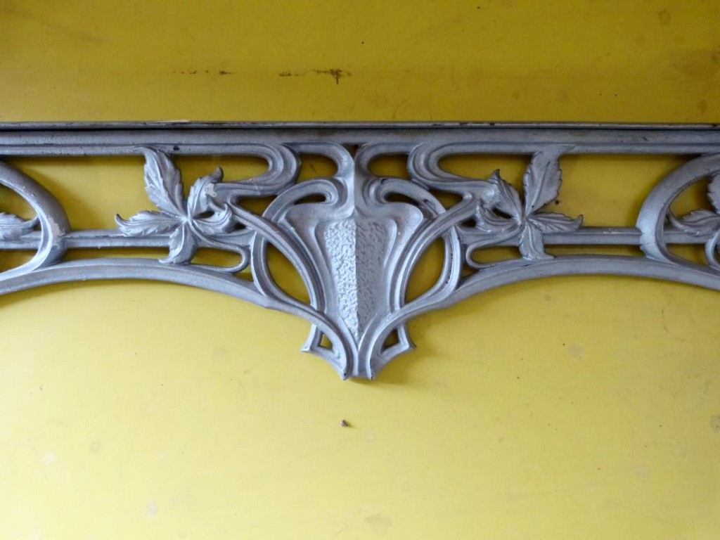 Hector Guimard: Two Cast Iron Window Supports From Saint Dizier Foundry-photo-4