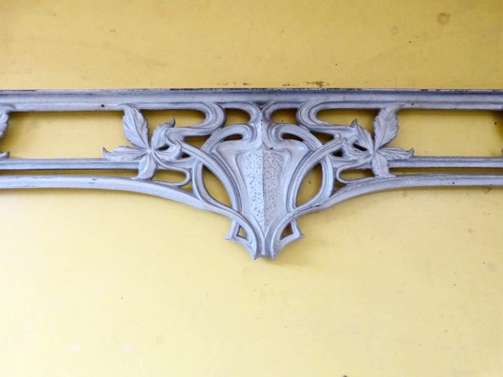 Hector Guimard: Two Cast Iron Window Supports From Saint Dizier Foundry-photo-3