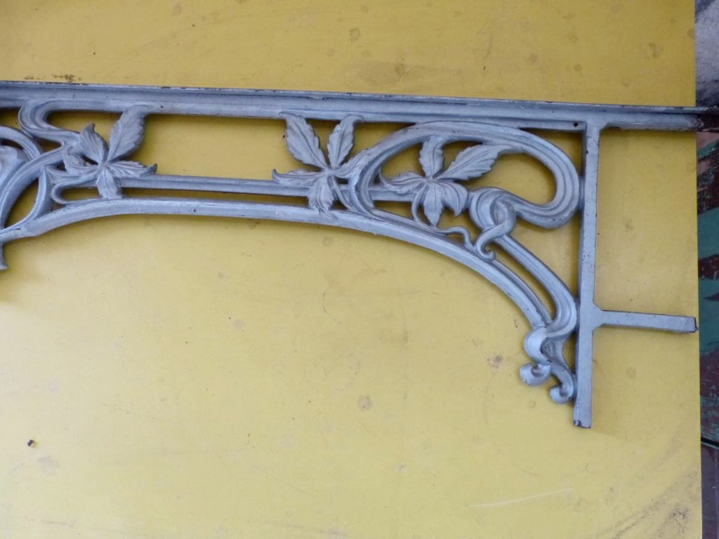 Hector Guimard: Two Cast Iron Window Supports From Saint Dizier Foundry-photo-4