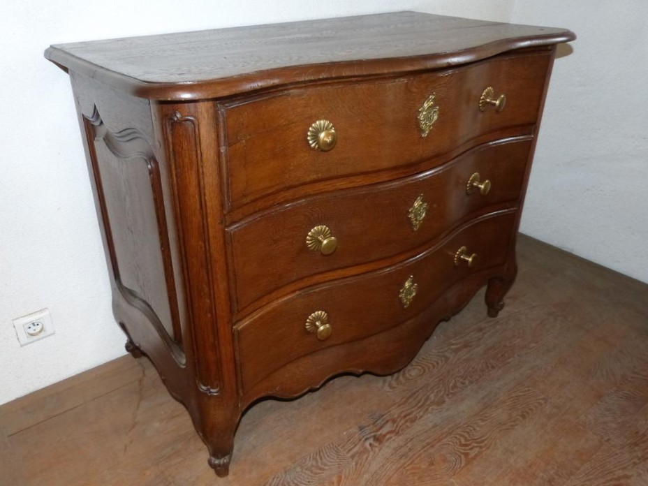 Petite Commode Lorraine En Chêne 108 Cm De Large 18ème Siècle