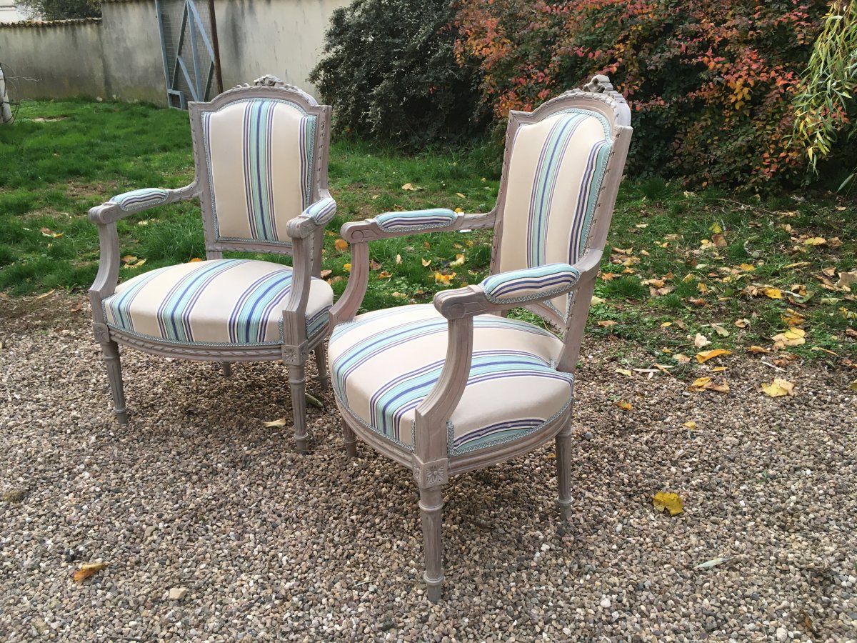 Pair Of Louis XVI Armchairs , Good Conditions -photo-2