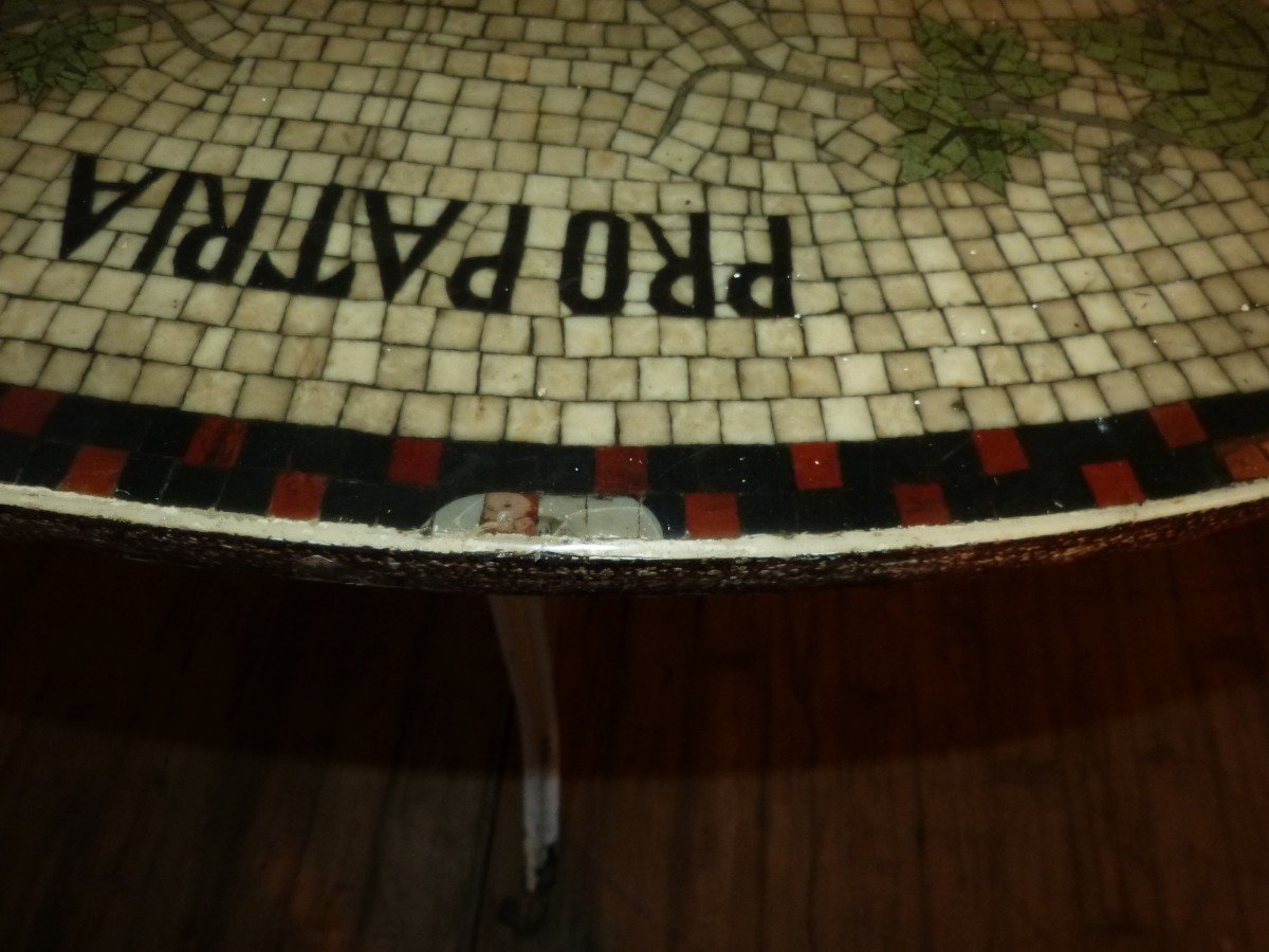 Table Mosaïque De Marbre Motif Suisse Helvetica Propatria Pied Fer Forgé-photo-2