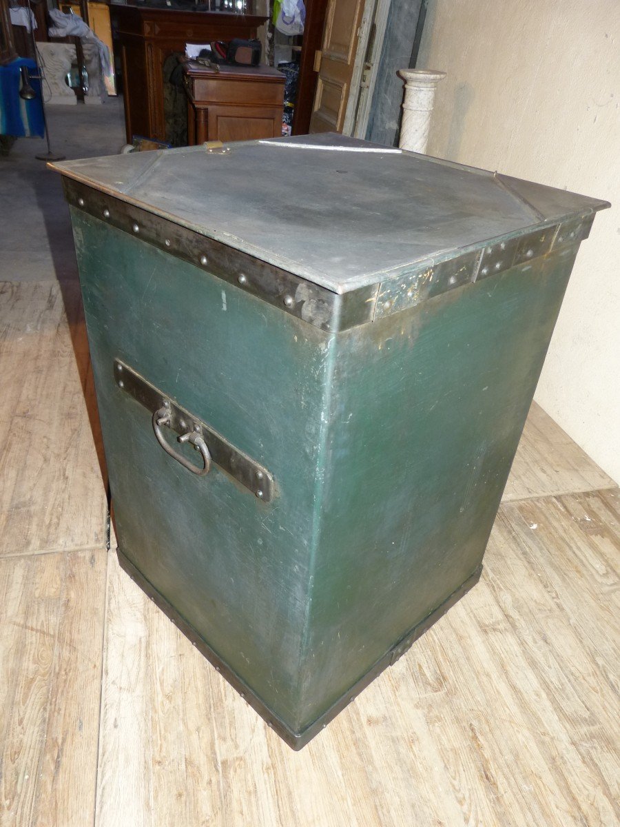Riveted Lacquered Sheet Metal Workshop Chest-photo-1