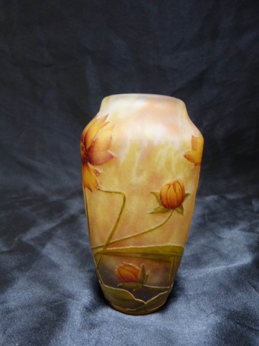 Daum Nancy, Engraved And Enamelled Vase With Art Nouveau Daisies-photo-1