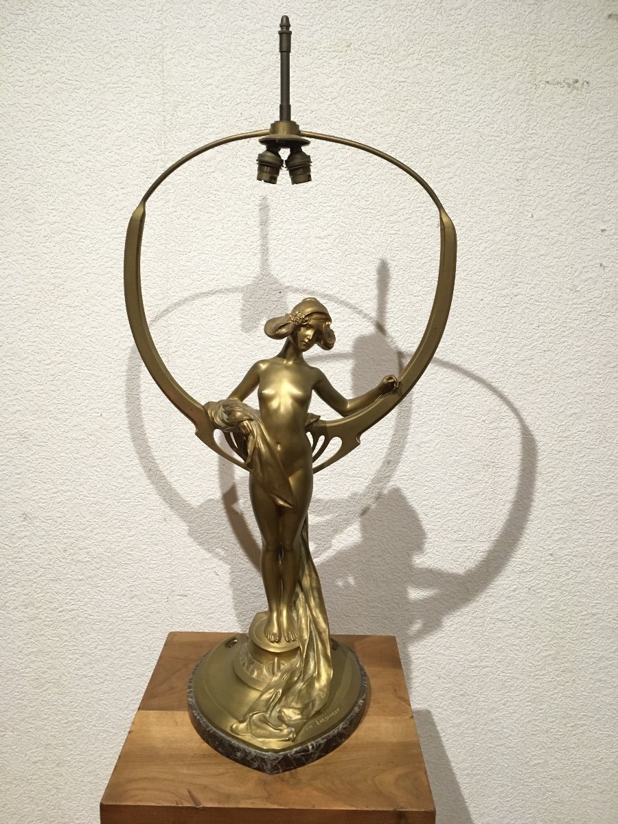 Importante Lampe Art Nouveau En Bronze Doré : Korschann