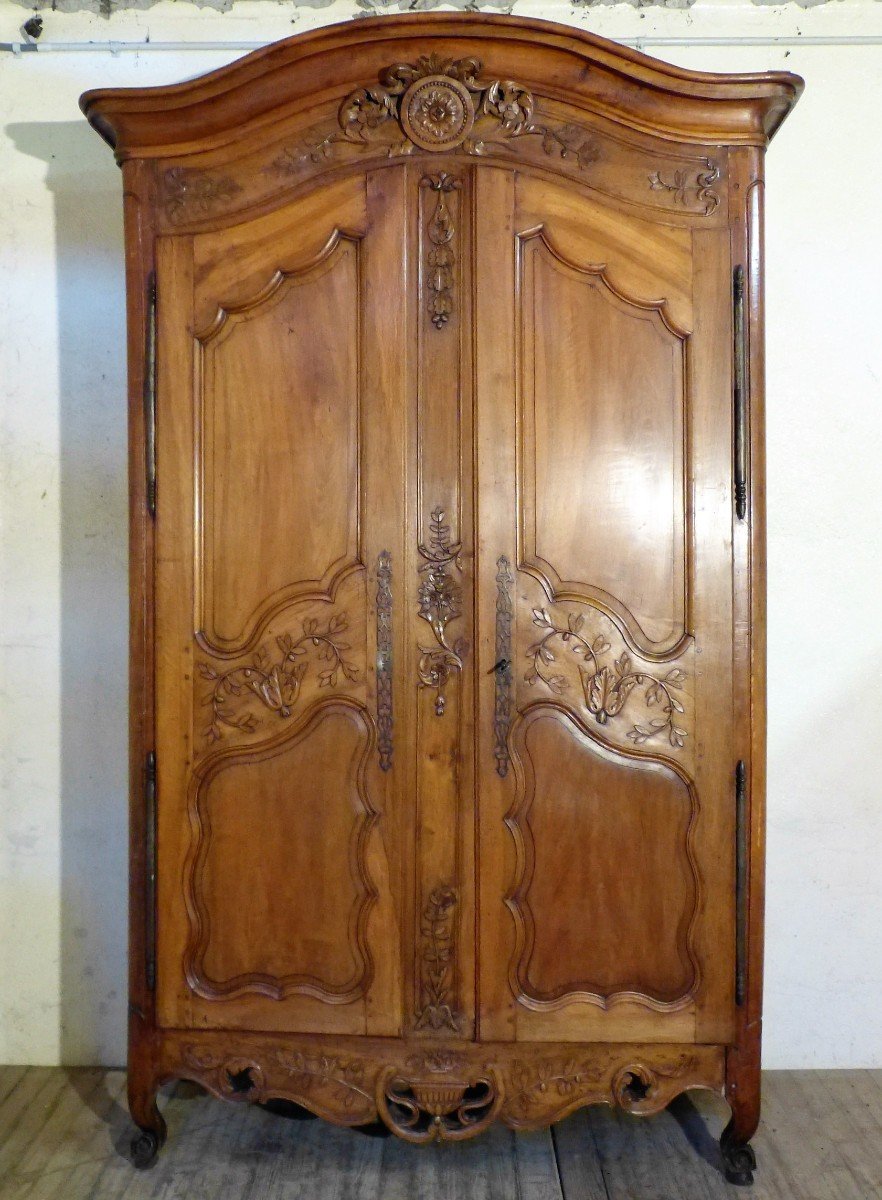 Beautiful Provencal Wardrobe In Walnut 18th