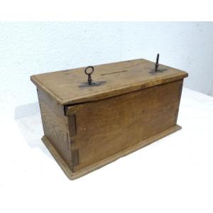 Community Box Quest Trunk With Two Locks Small Oak Chest Late 18th