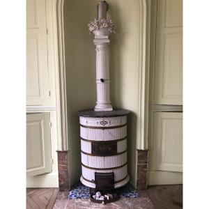 Large Oval White Earthenware Stove With Its Column And Basket