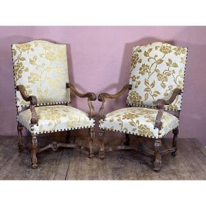 Paire de fauteuils en noyer 19 eme style Louis14 parfait état 