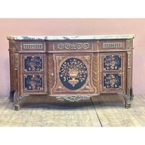 Importante Commode à la manière de Riesner Louis XVI époque XIXème marqueterie bronzes Chateau