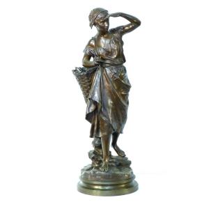 E. Laurent Bronze Pêcheuse De Homard  66 cm