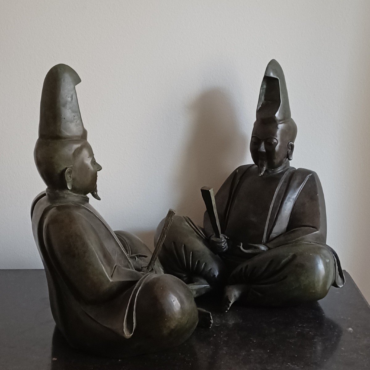 Japon, période Meïji - paire de grands bonzes priants - bronze à patine verte-photo-2