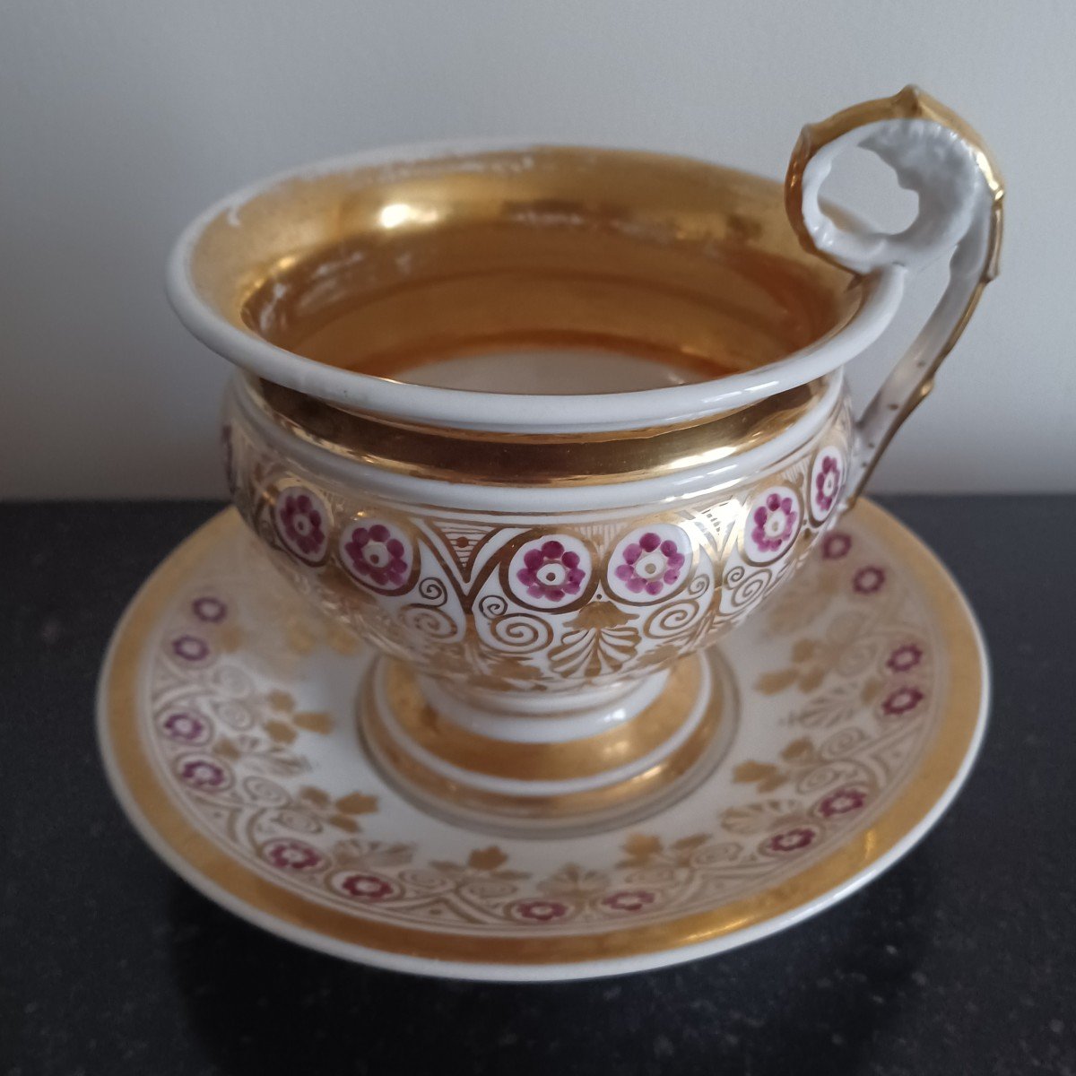 Paris - paire de grandes tasses à chocolat - riche décor - fin Empire ou Restauration-photo-2