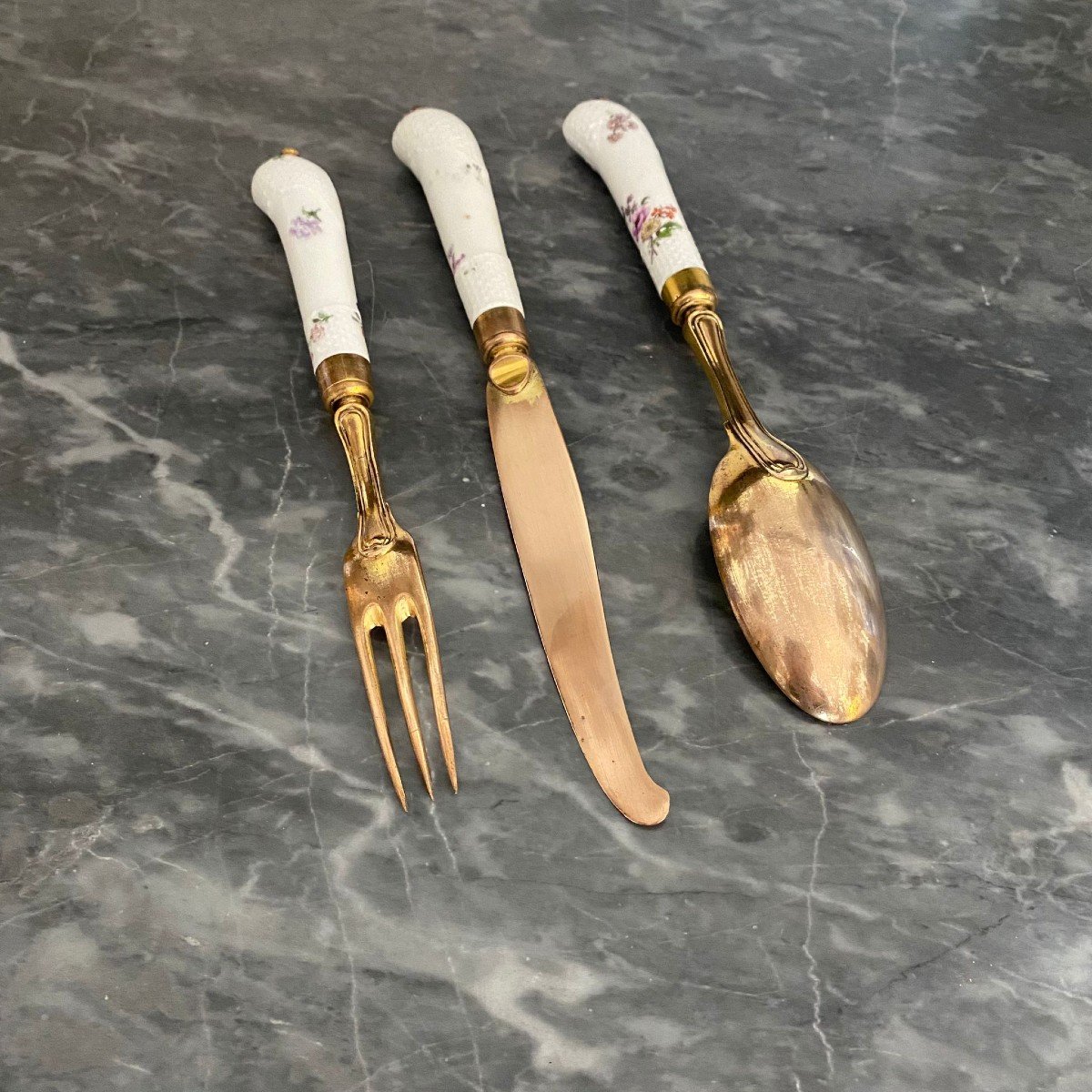 Meissen XVIIIe - un couvert complet - fourchette, couteau et cuillère - manche en porcelaine-photo-4