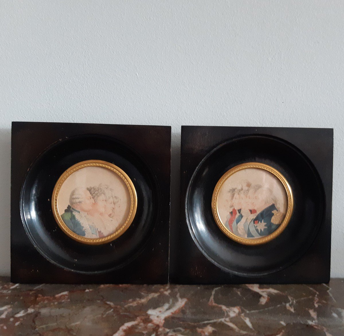 Bosselman - paire de gravures miniatures - souvenirs Royalistes - Louis XVI, Louis XVIII et leurs familles-photo-1