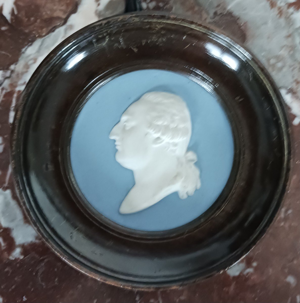 Manufacture de Sèvres pour le duc de Doudeauville - médaillon en biscuit du roi Louis XVI-photo-1