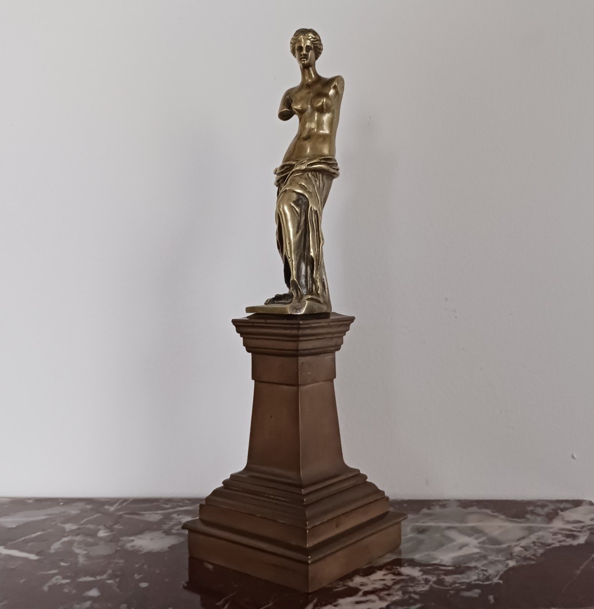 Bronze Souvenir Or Curiosa - Venus De Milo In Bronze - Large Architectural Base - Late 19th Century