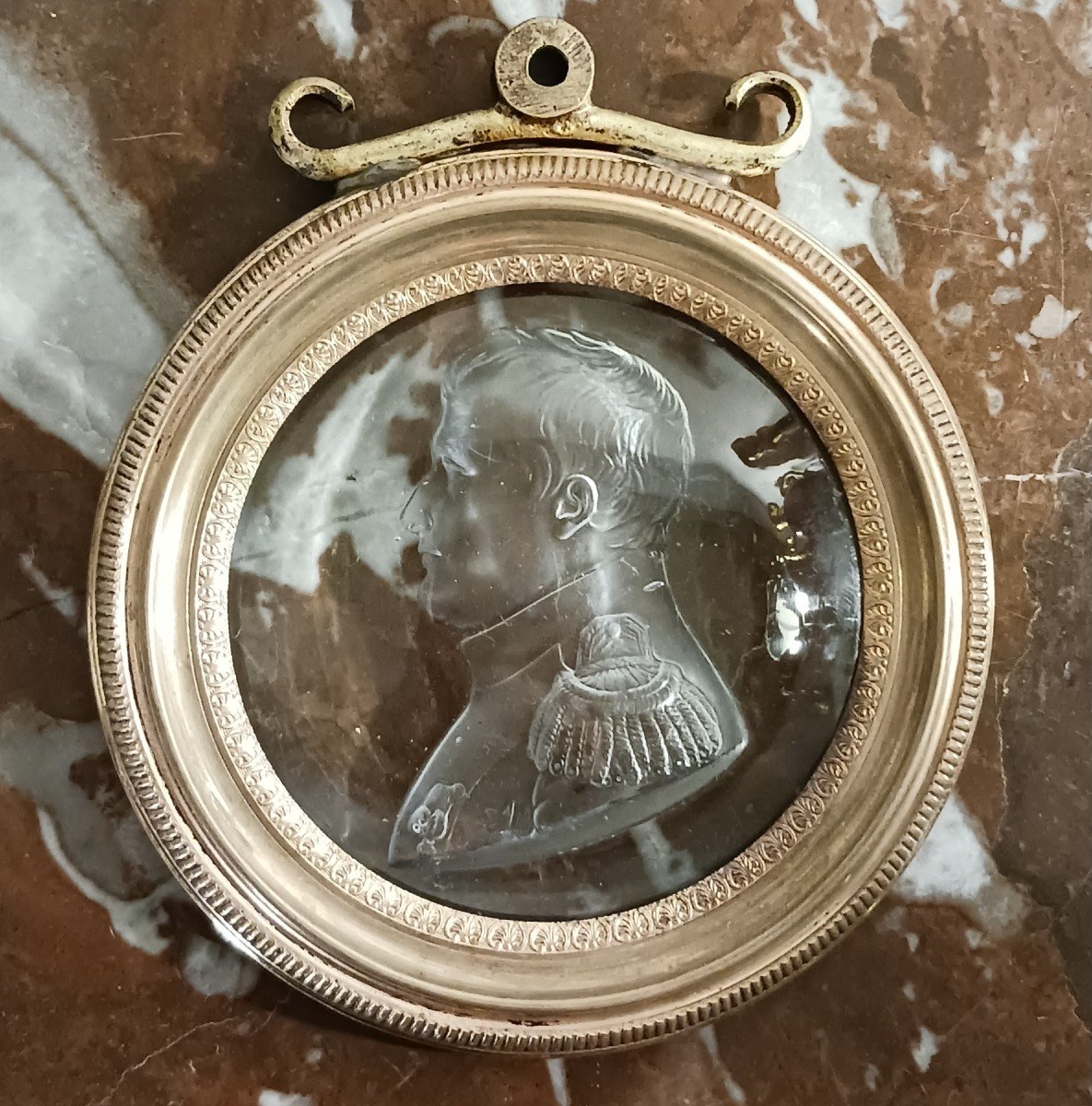 France, vers 1830 - très rare médaillon en verre moulé de Napoléon en colonel général d'après Andrieu-photo-2