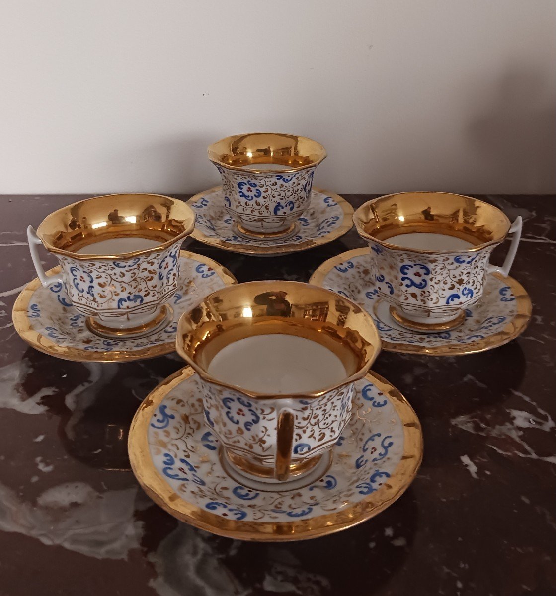 Paris, Louis Philippe Period - Set Of 4 Dodecagonal Porcelain Cups And Saucers - Decorated In The Style Of Jacob Petit-photo-4