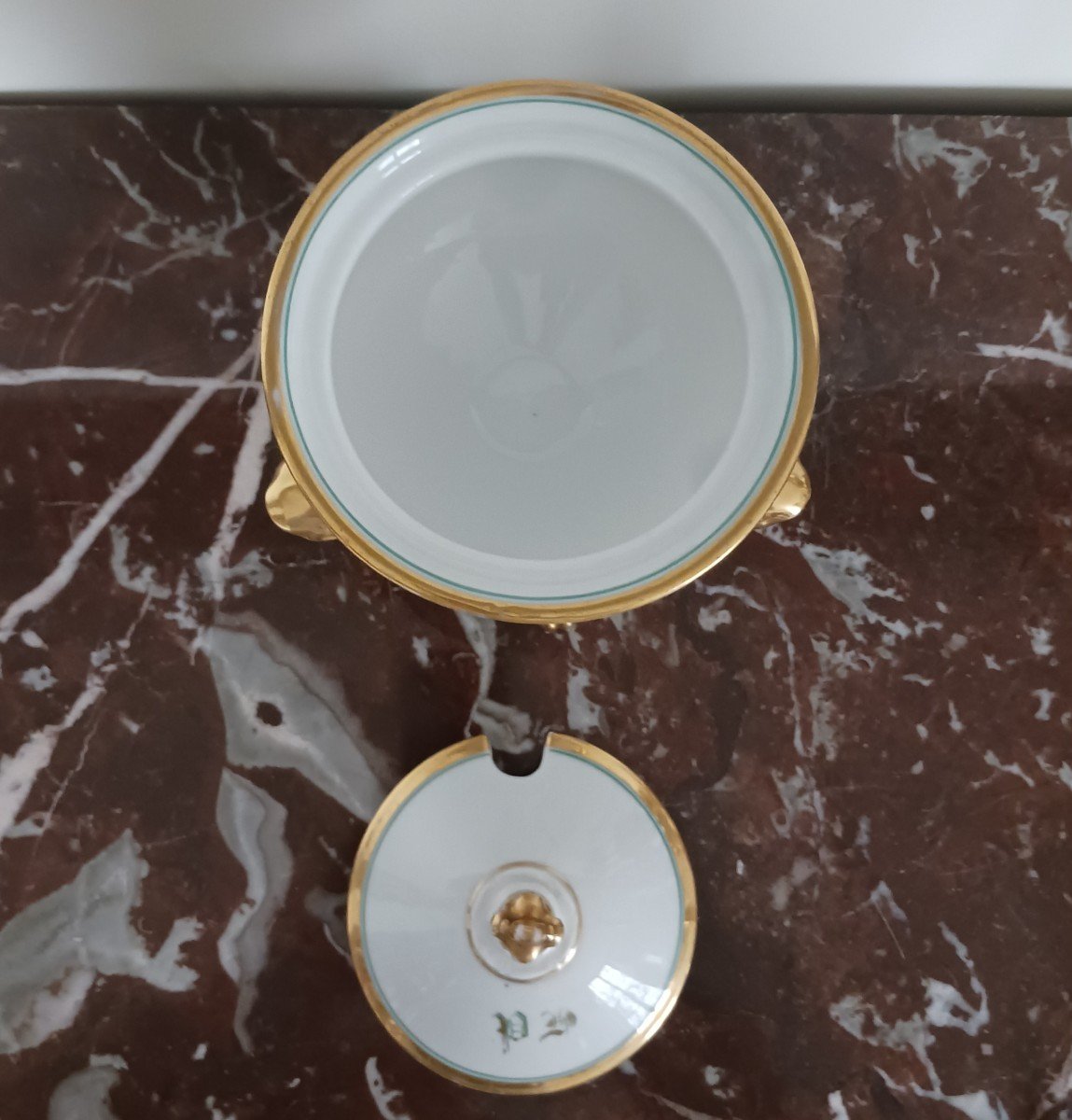 Paris, époque Restauration, Louis Philippe - confiturier tripode en porcelaine dorée, et peinte - monogrammé-photo-2